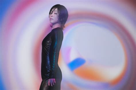  Hikaru Utada Japonya'da Hayranlarını Şaşırtan Gizli Konseriyle Dijital Dünyayı Sarsıyor!